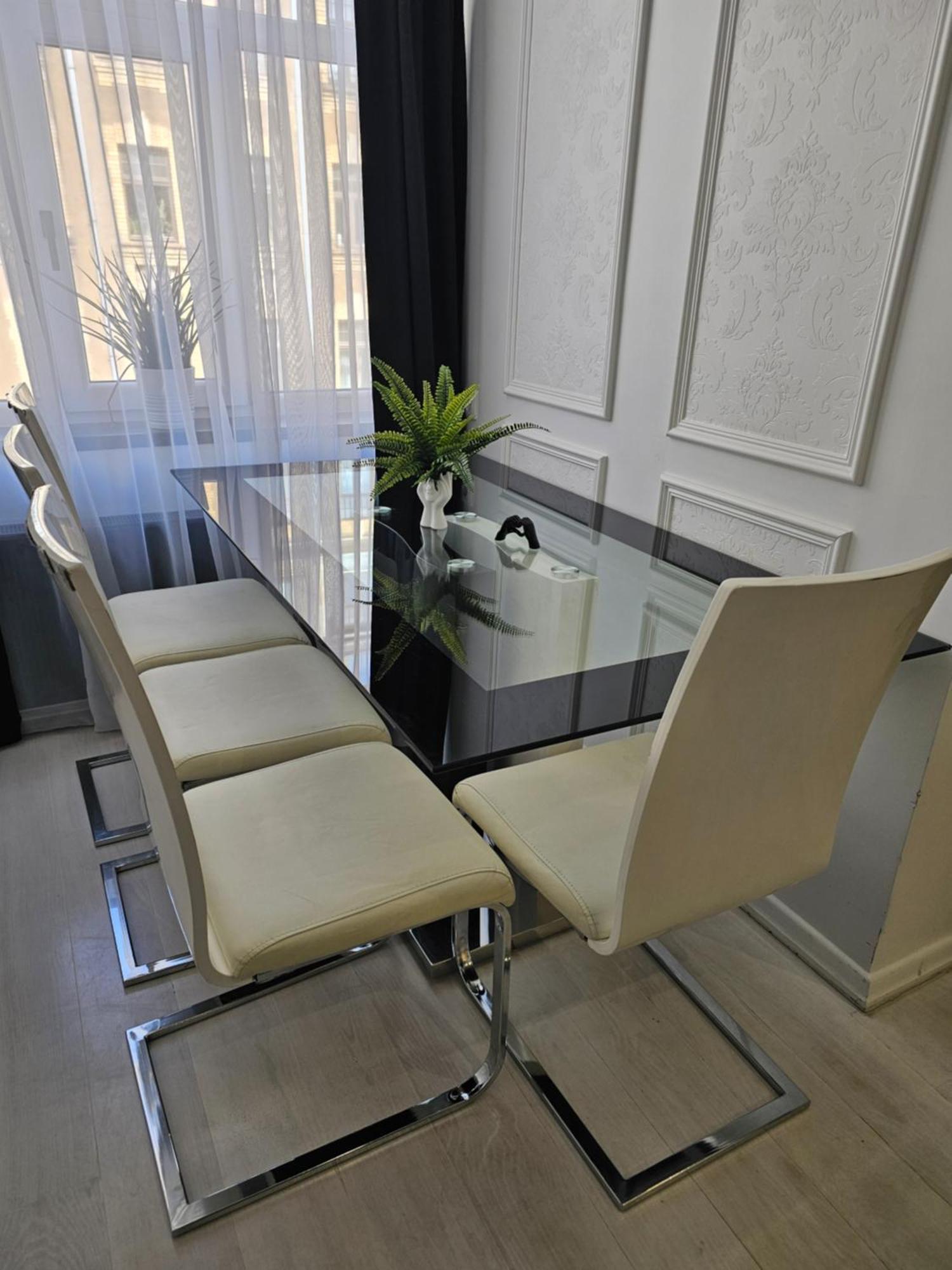 The Oasis - Retro Modern Vogue Apartment Riga